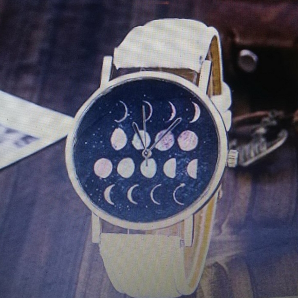 Colorful moon phase Astronomy watch - Picture 2 of 7